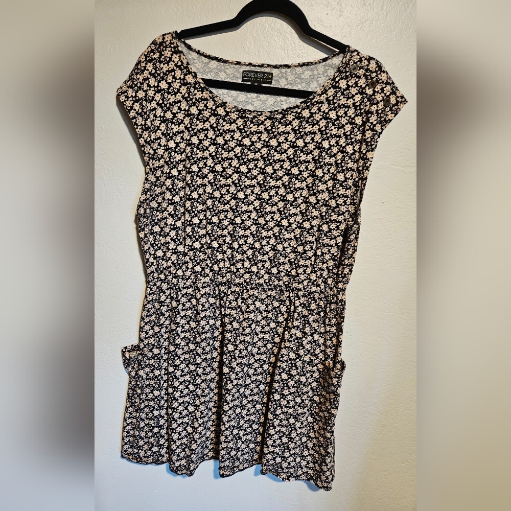 Forever 21 Black and White Floral Dress